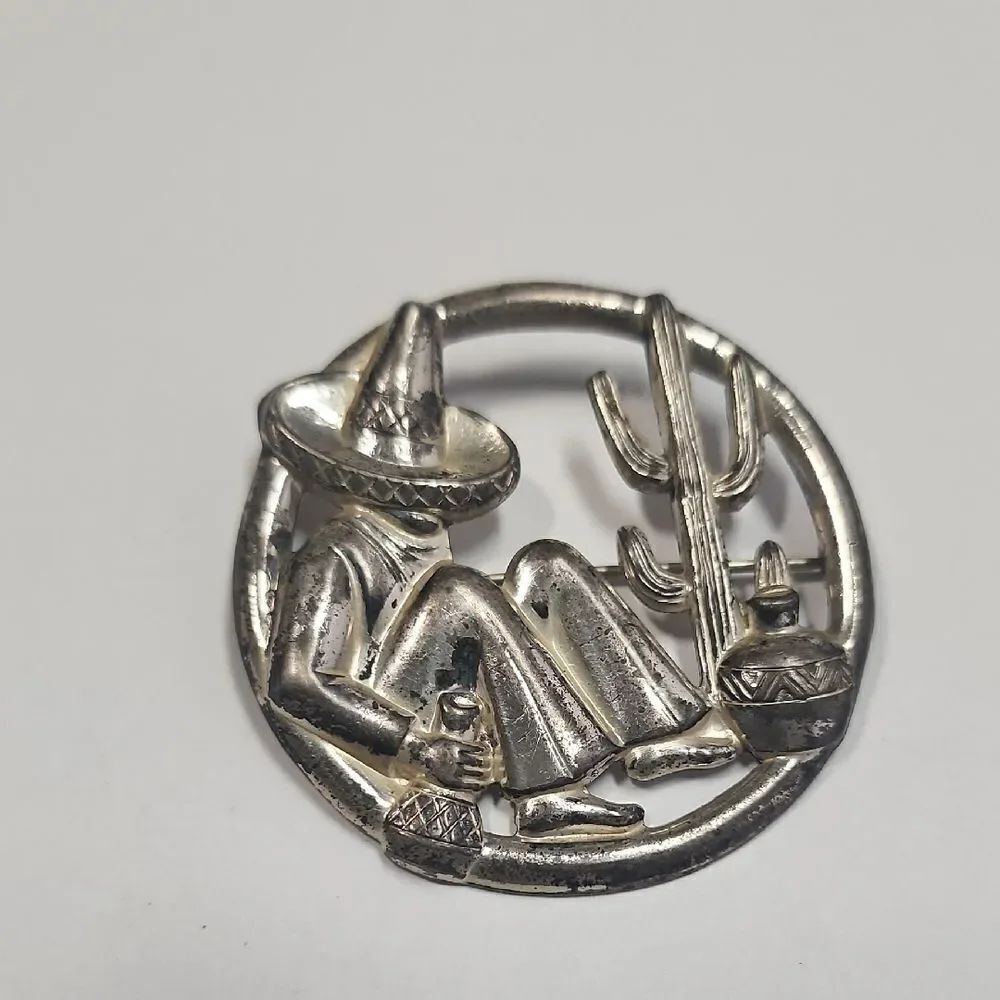 Vintage Sterling Silver Round Mexican Wanderer W/ Cactus Pin Brooch
